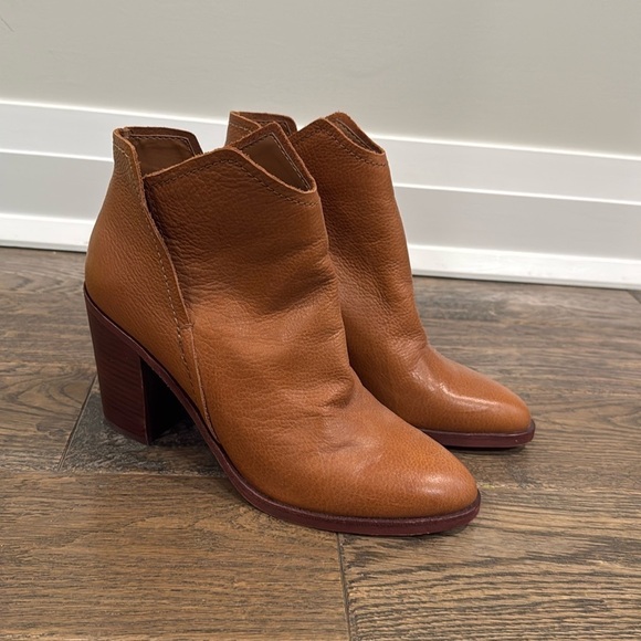 Dolce Vita Shoes - Dolce Vita Shep Bootie Soft Brown Leather Chunky Heel Sleek Classy Ankle…​​